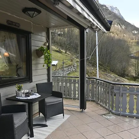4 Bedroom House In Beautiful Oldedalen Stryn