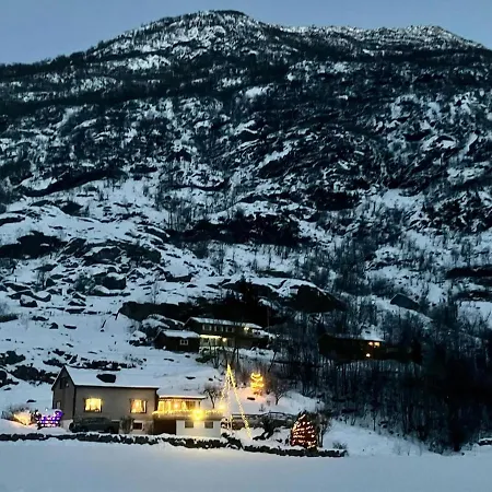 Holiday home 4 Bedroom House In Beautiful Oldedalen Stryn