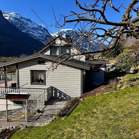 4 Bedroom House In Beautiful Oldedalen Holiday home *