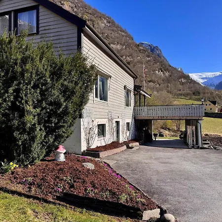 4 Bedroom House In Beautiful Oldedalen Holiday home *
