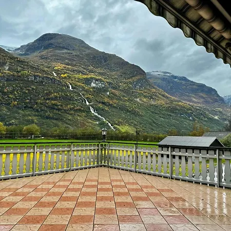 4 Bedroom House In Beautiful Oldedalen Casa de Férias *